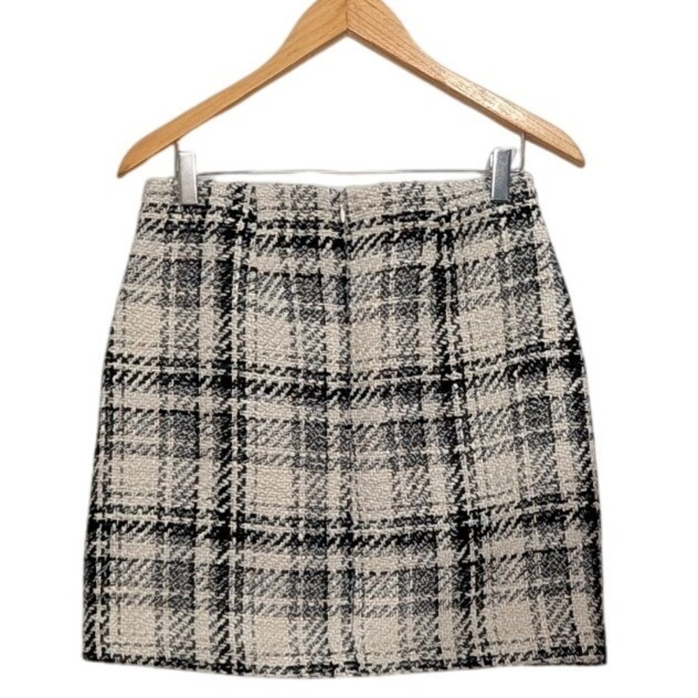 LOFT Mini Skirt White Black Plaid Boucle Wool Blend Metallic - 4 - Picture 3 of 7